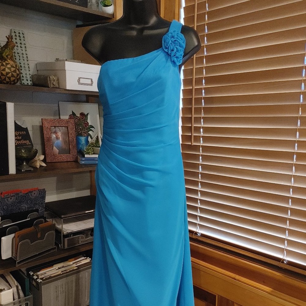 .Da Vinci One-Shoulder Formal Dress with Side Gather and Knee High Slit